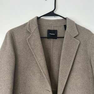 Theory Cashmere/Wool Coat size 2 - Gently used! Great condition! Smoke/Pet Free